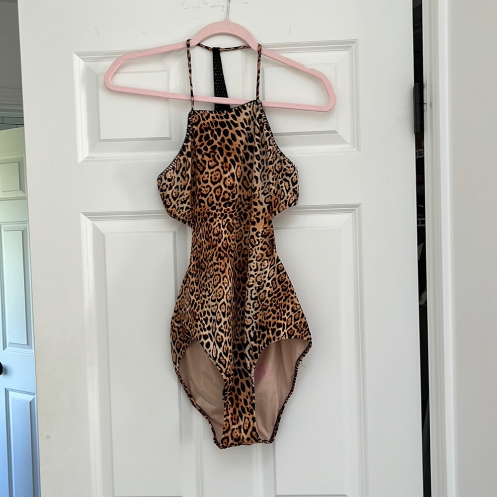 Victoria’s Secret leopard print low back swimsuit size medium